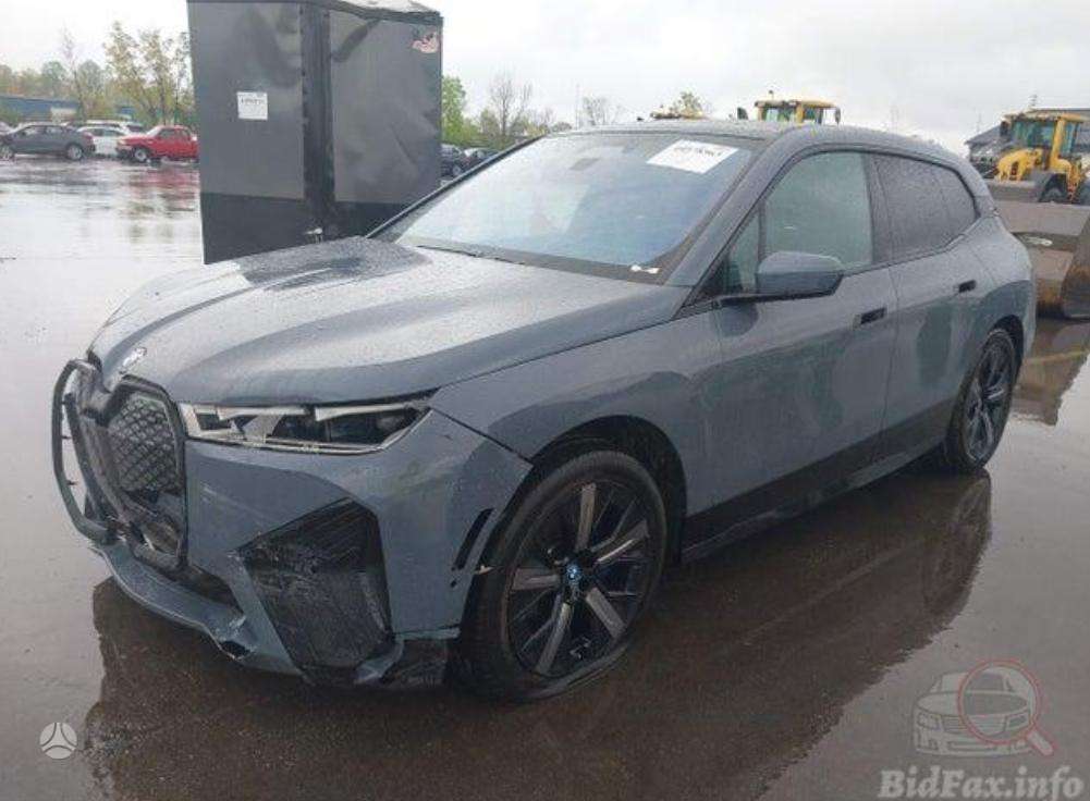 BMW iX, off-road / crossover