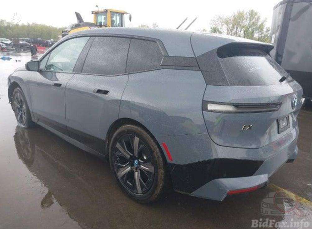 BMW iX, off-road / crossover