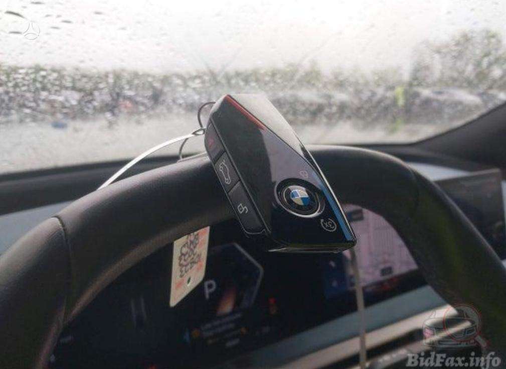 BMW iX, off-road / crossover