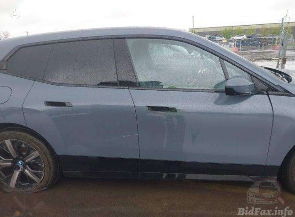 BMW iX, Внедорожник / Кроссовер