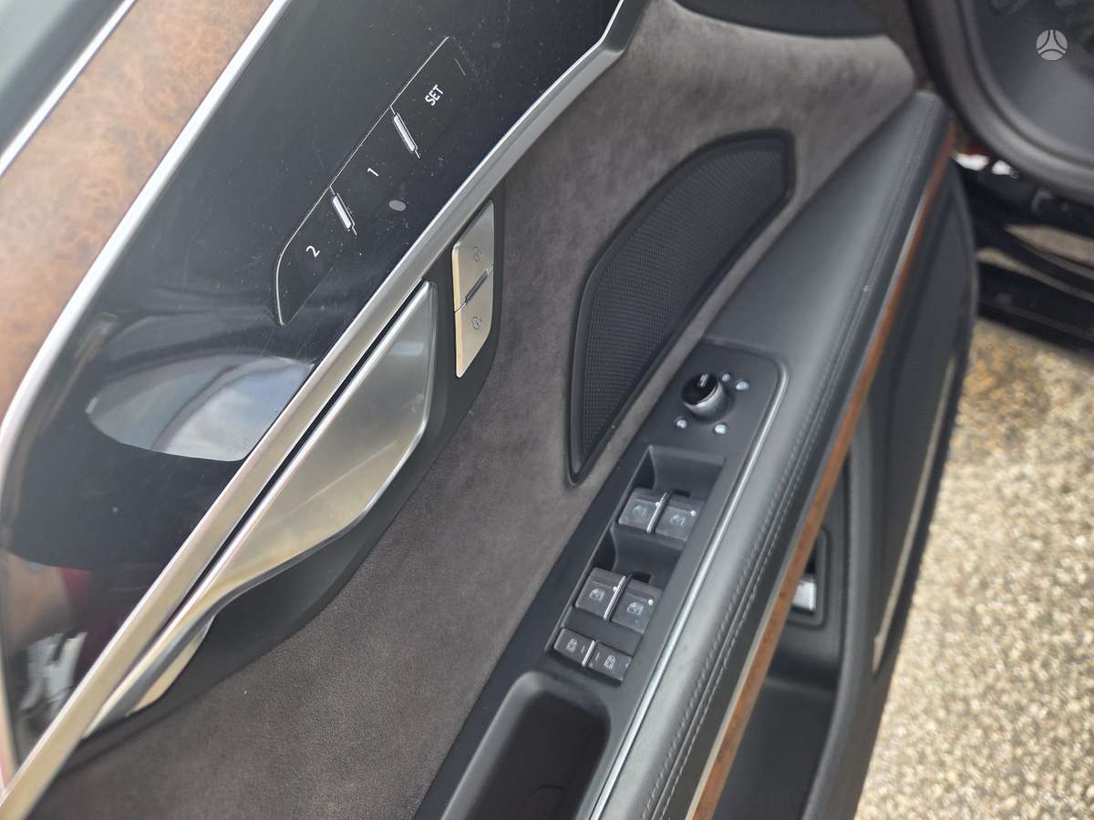 Audi A8, 4.0 l., Седан