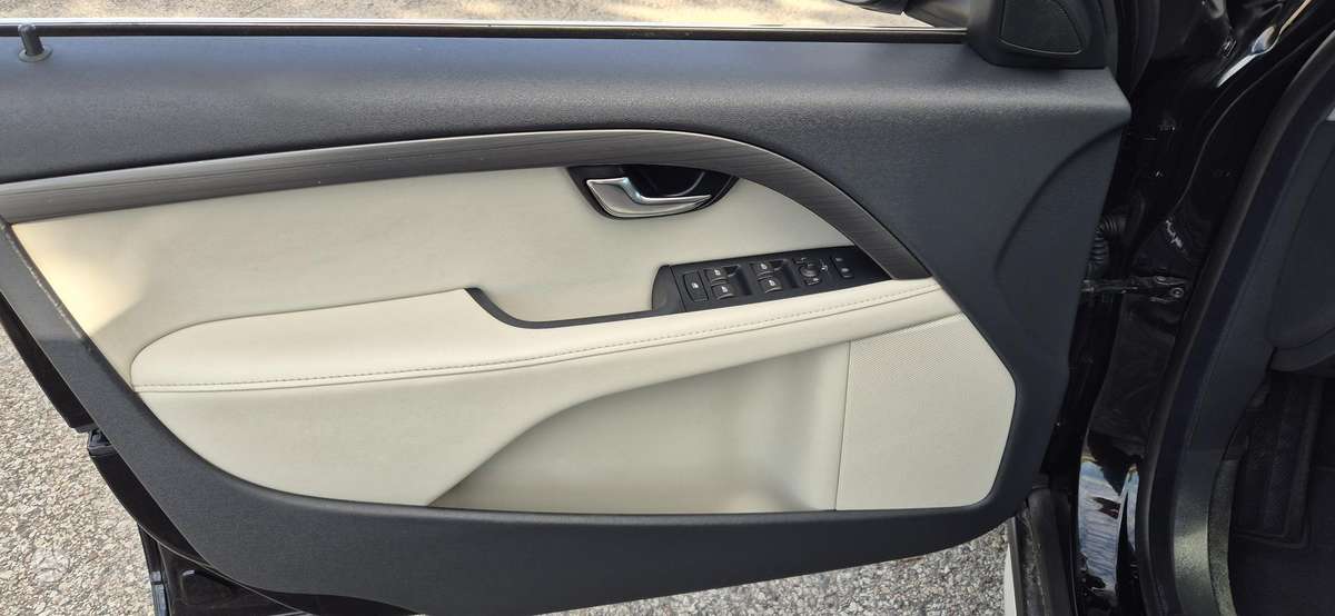 Volvo XC70, 2.0 l., Универсал