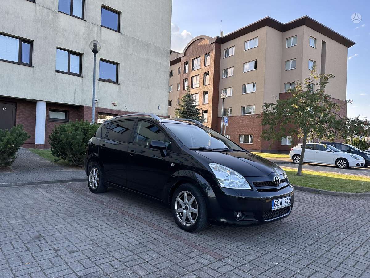 Toyota Corolla Verso - 3