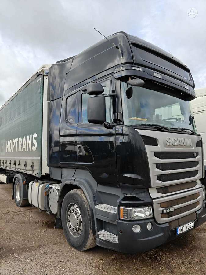 Scania 440, double sleeper