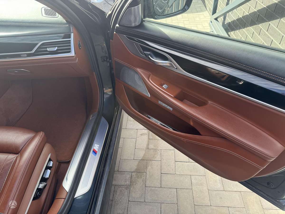 BMW 740, 3.0 l., Седан