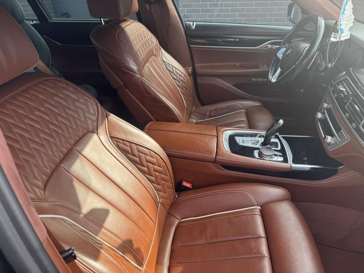 BMW 740, 3.0 l., Седан