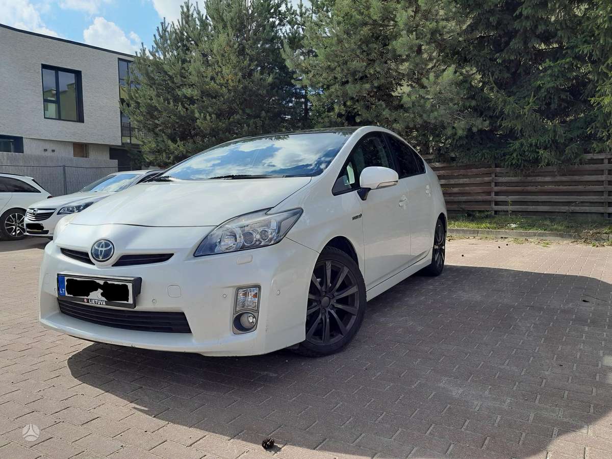 Toyota Prius - 3