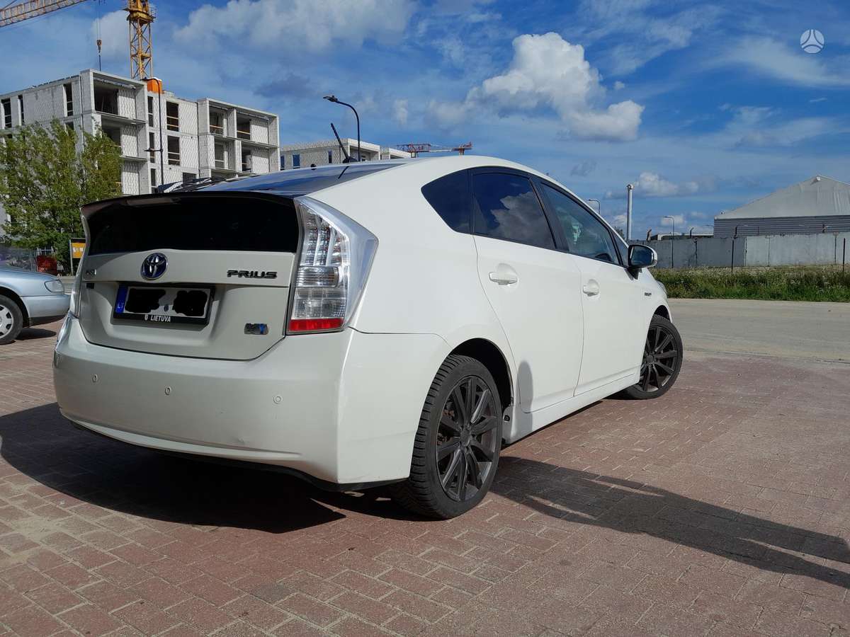 Toyota Prius - 5