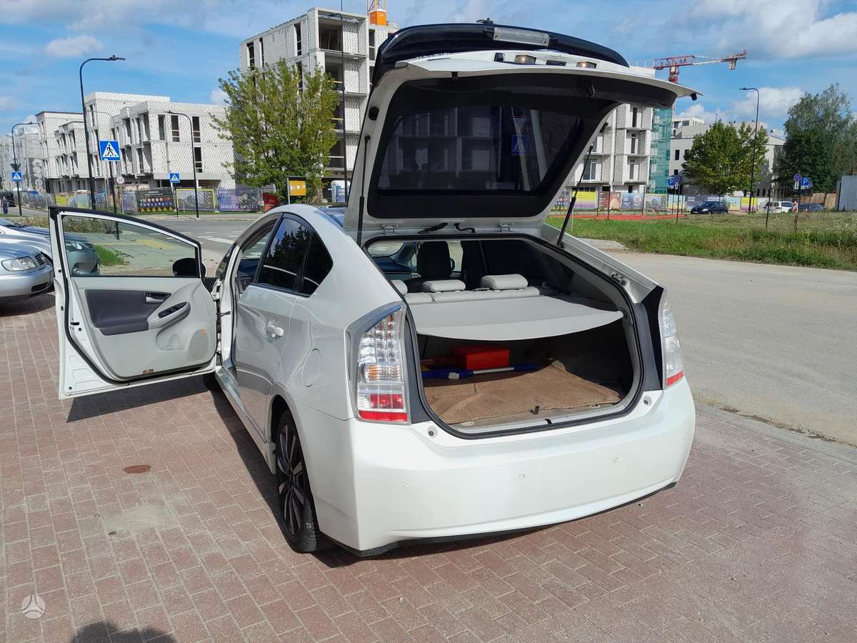 Toyota Prius - 8