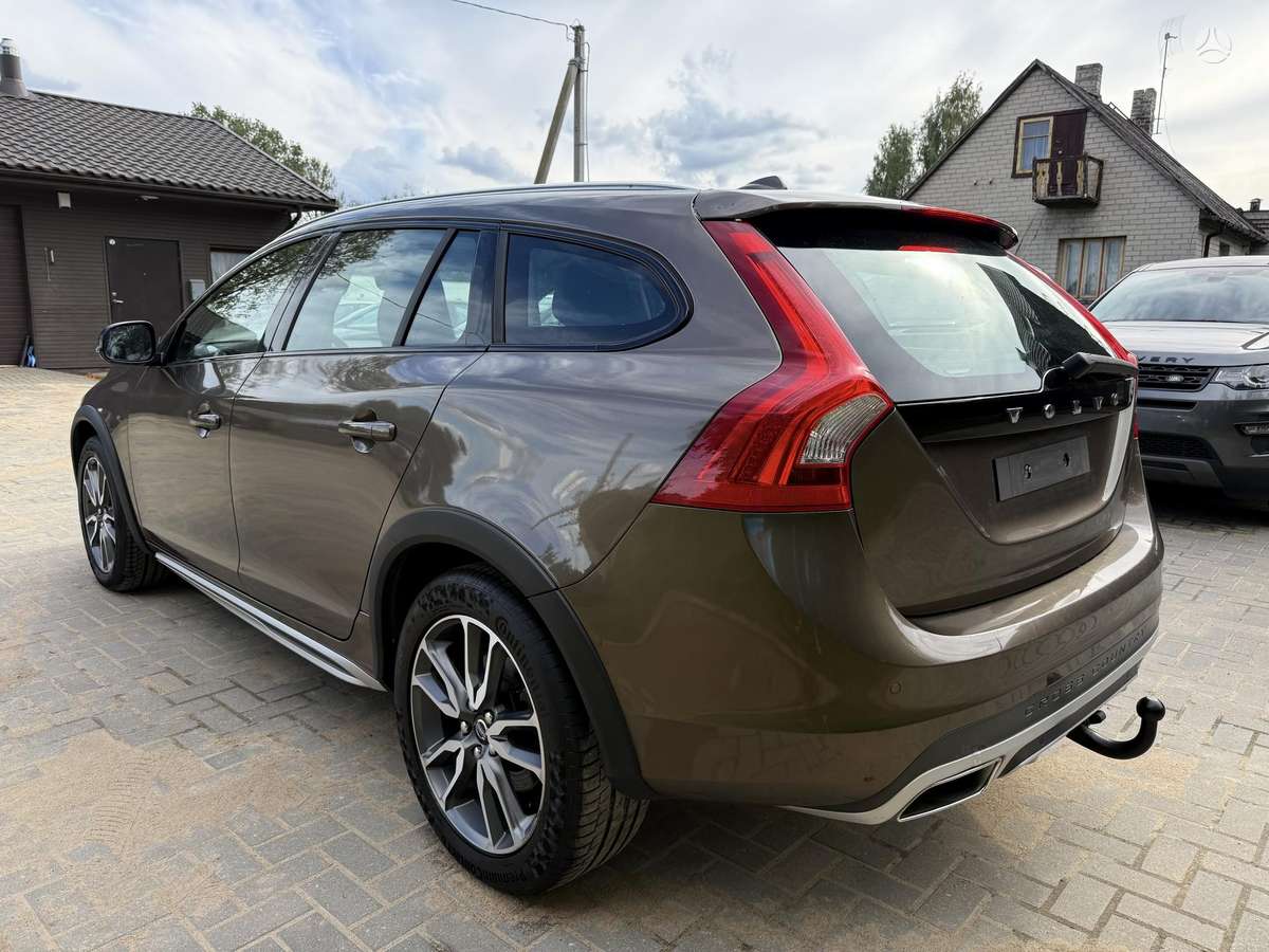 Volvo V60 Cross Country - 4