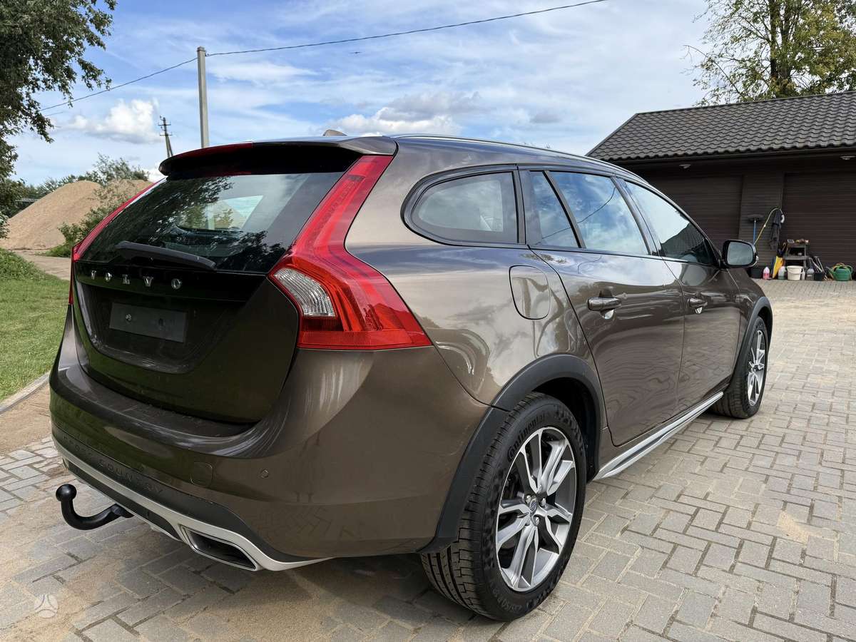 Volvo V60 Cross Country - 6