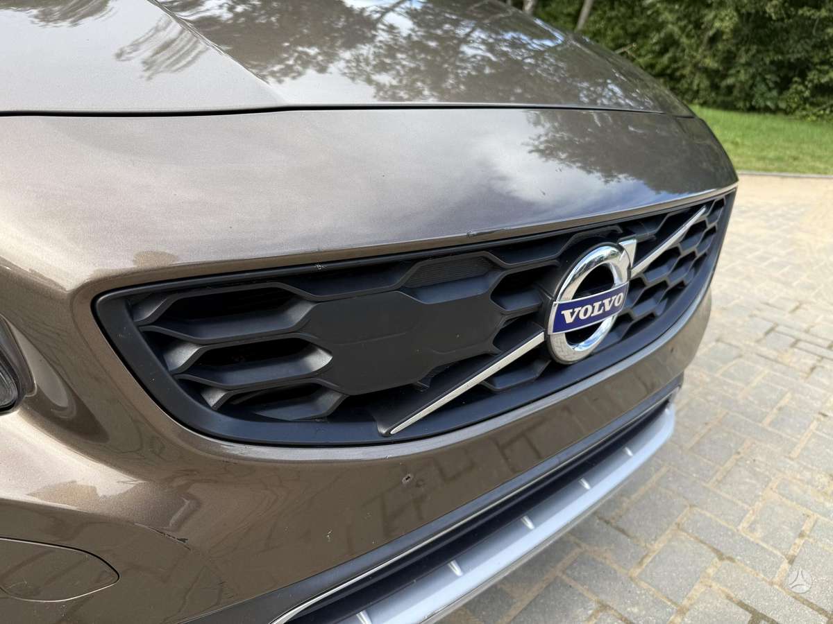 Volvo V60 Cross Country - 10