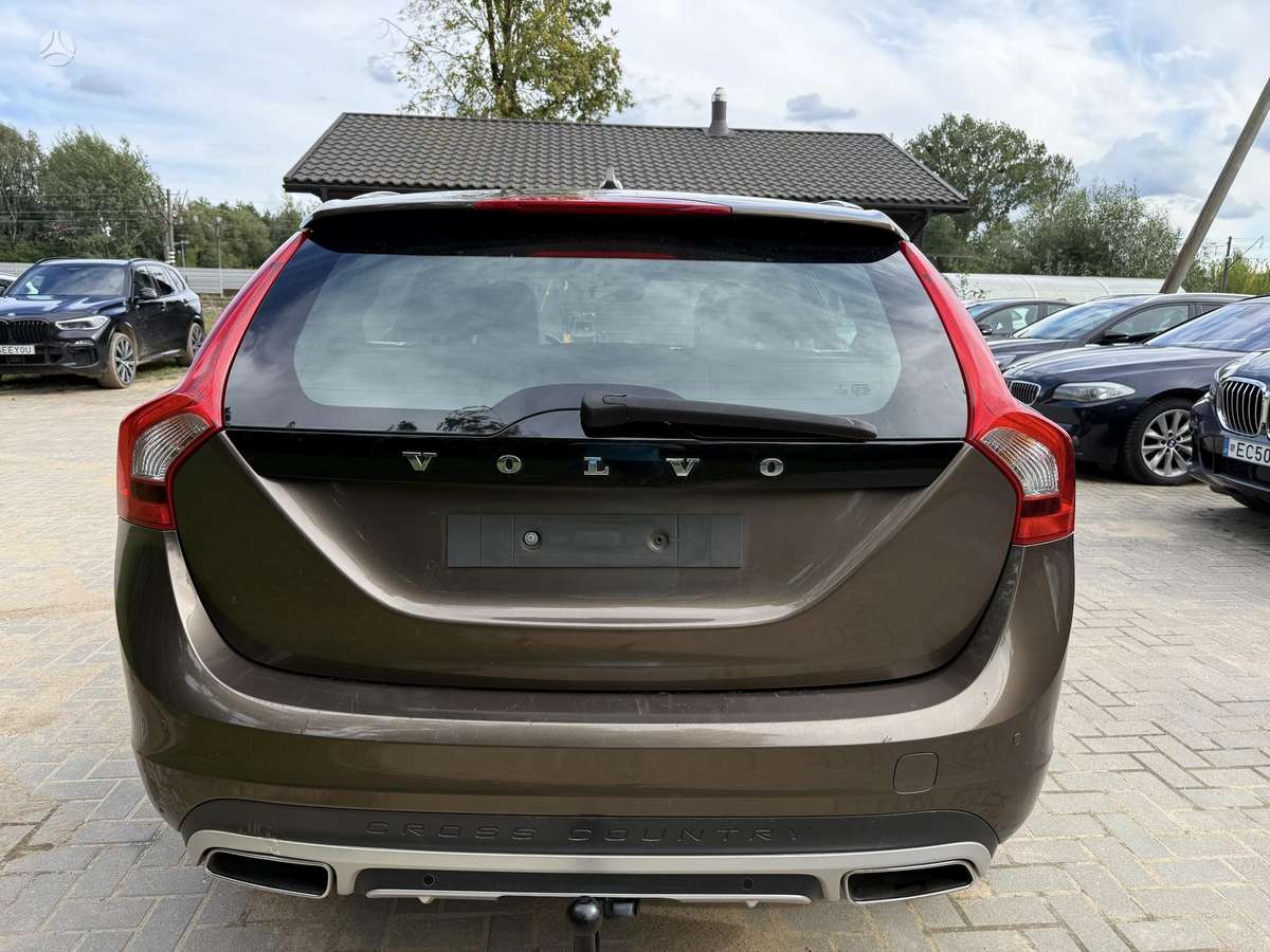 Volvo V60 Cross Country - 5