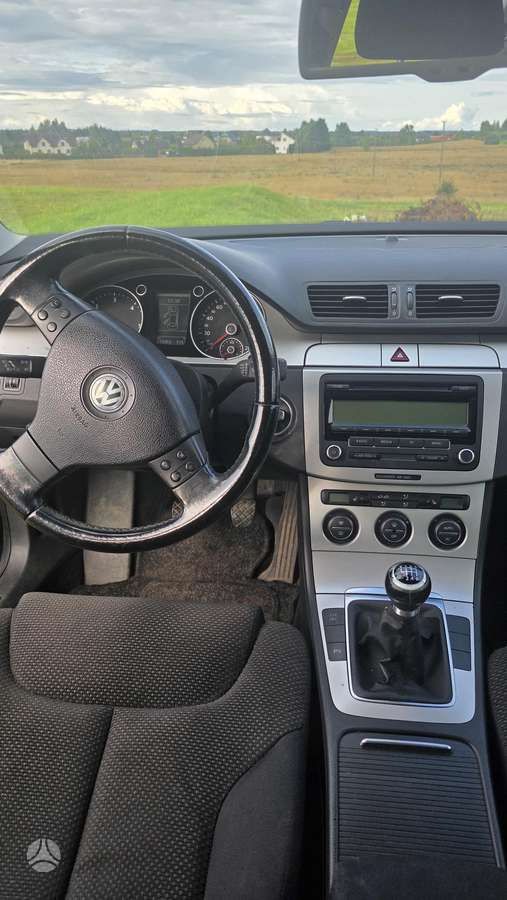Volkswagen Passat - 5