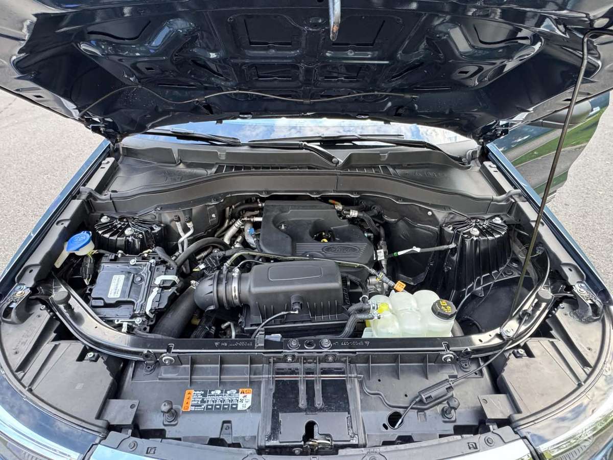 Ford Explorer, 2.3 l., off-road / crossover