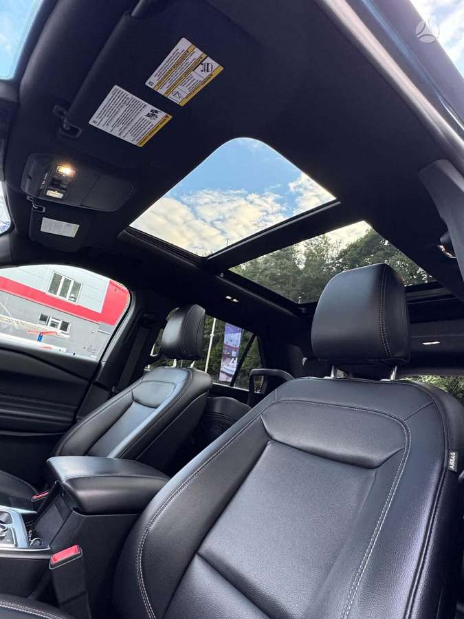 Ford Explorer, 2.3 l., off-road / crossover
