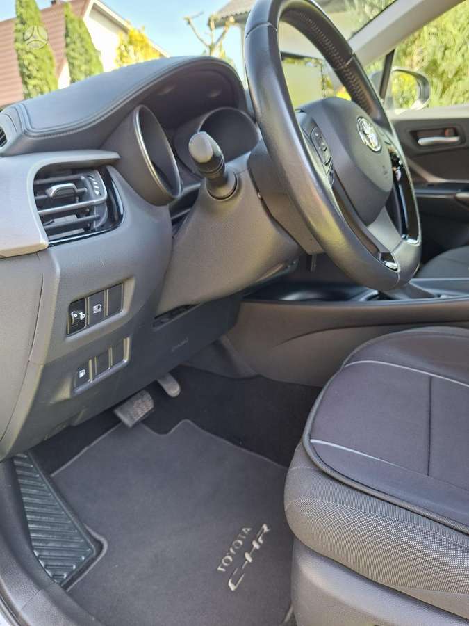 Toyota C-HR - 12