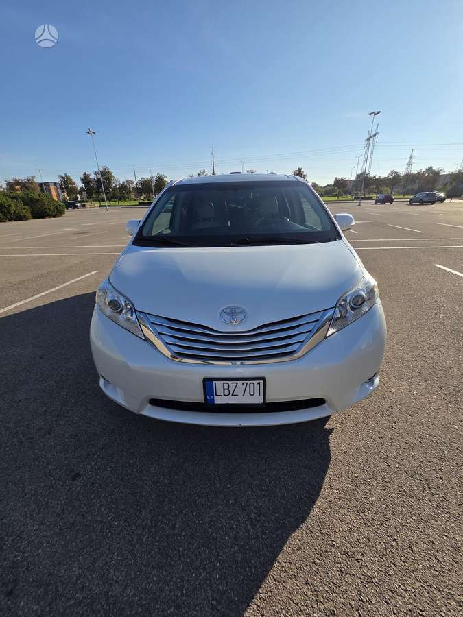 Toyota Sienna - 2