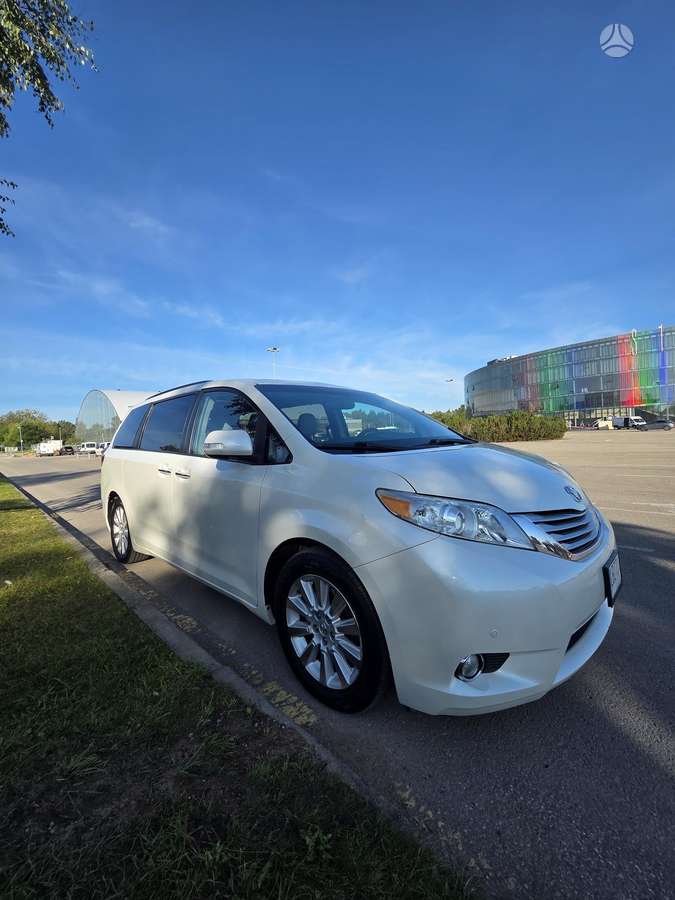 Toyota Sienna - 9