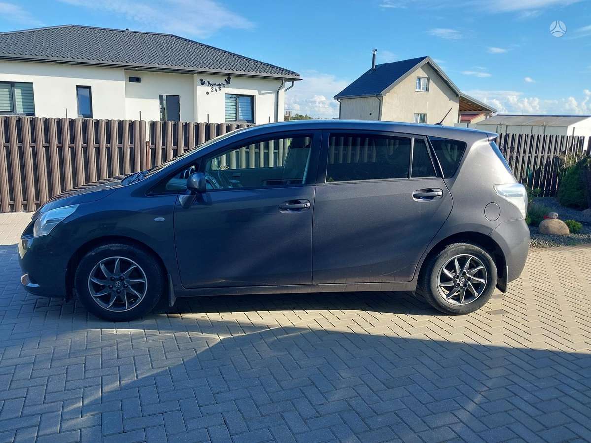 Toyota Verso - 4