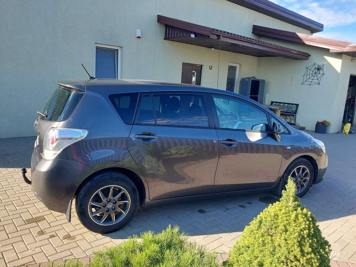 Toyota Verso - 7
