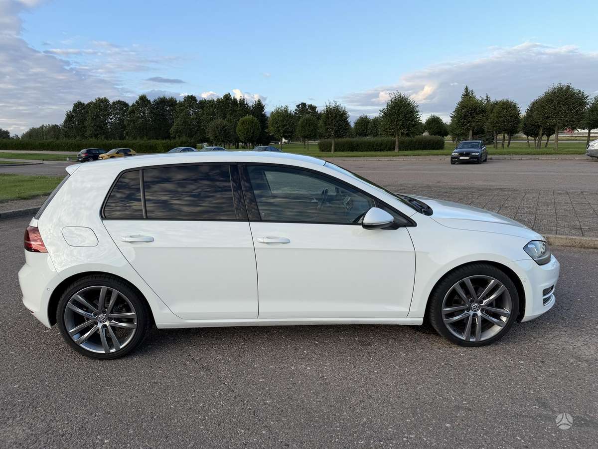 Volkswagen Golf - 5