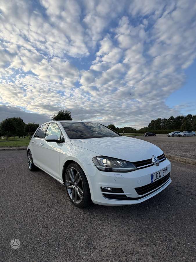 Volkswagen Golf - 10