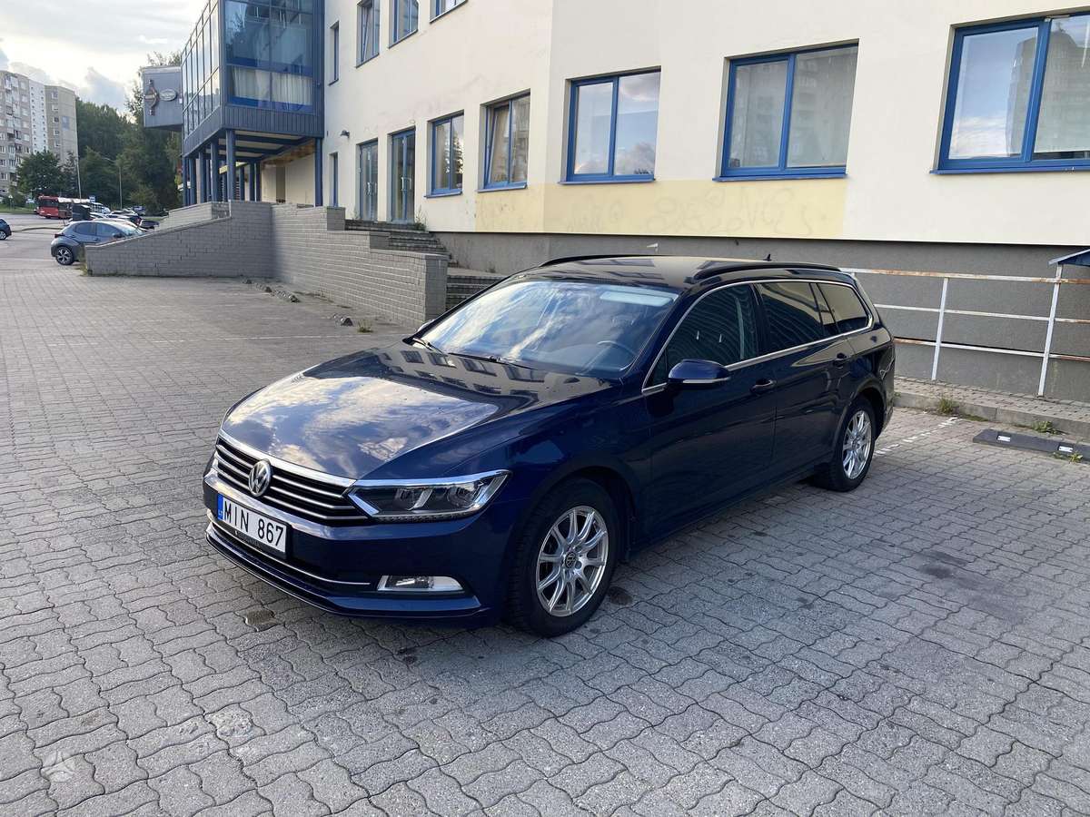 Volkswagen Passat - 1