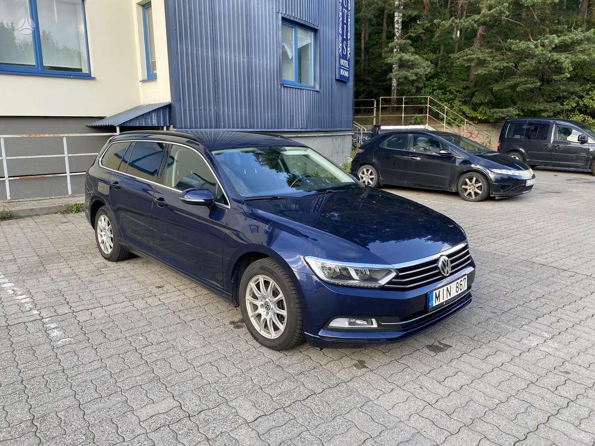 Volkswagen Passat - 2