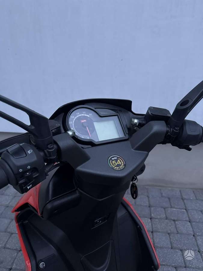 Aprilia SR 49cc, мотороллеры / мопеды