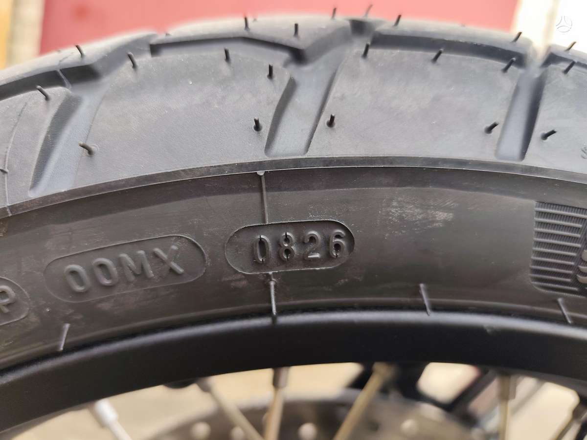 Moto Guzzi V85 TT  853cc, эндуро / adventure