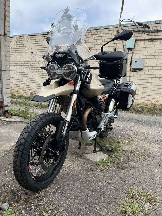 Moto Guzzi V85 TT  853cc, эндуро / adventure