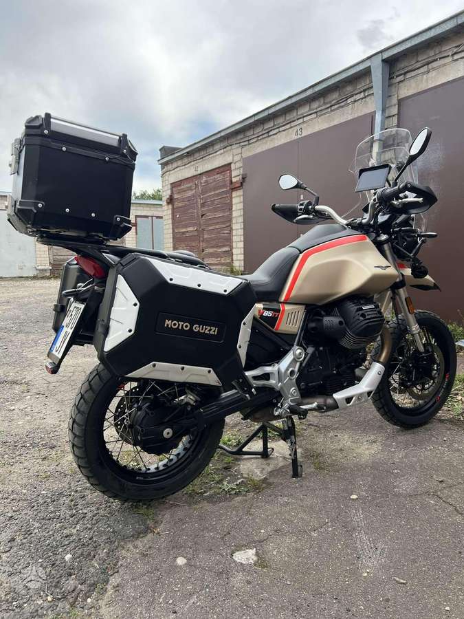 Moto Guzzi V85 TT  853cc, эндуро / adventure