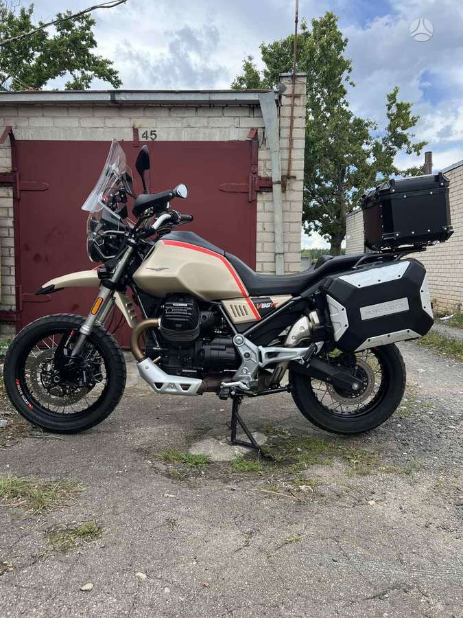 Moto Guzzi V85 TT  853cc, эндуро / adventure