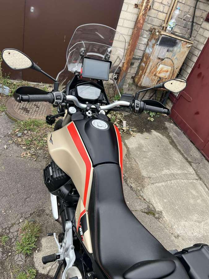 Moto Guzzi V85 TT  853cc, эндуро / adventure