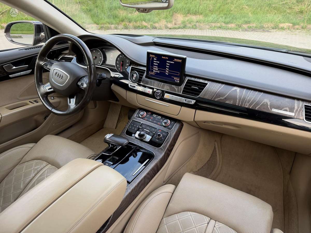 Audi A8, 3.0 l., Седан
