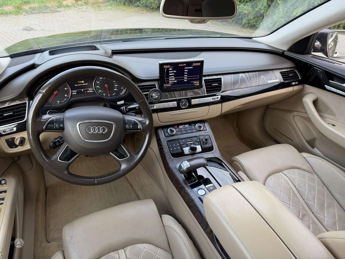 Audi A8, 3.0 l., Седан