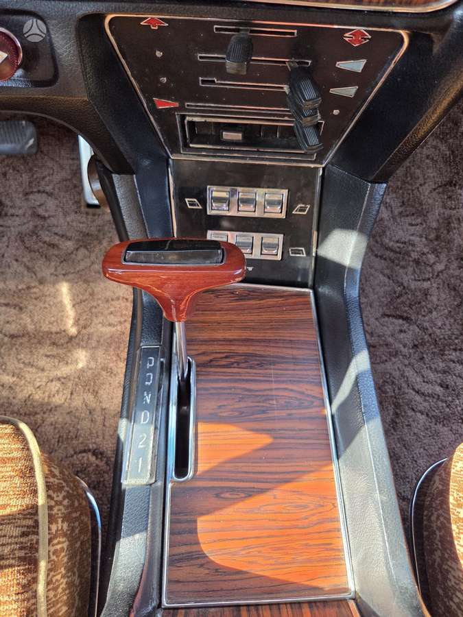 GAZ 14, 5.5 l., Седан