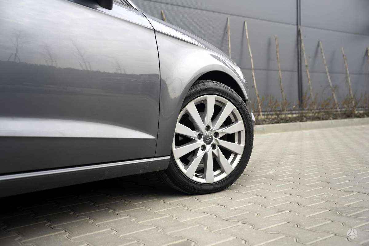 Audi A3, 1.6 l., hatchback