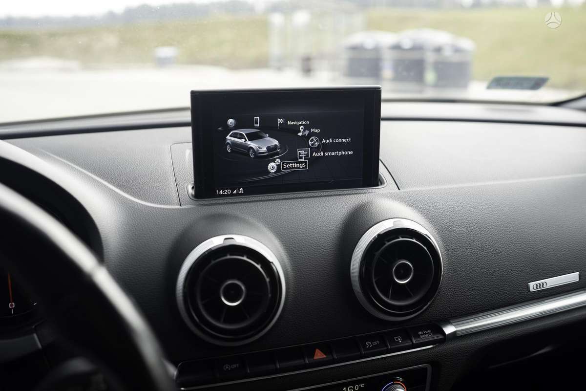 Audi A3, 1.6 l., hečbekas