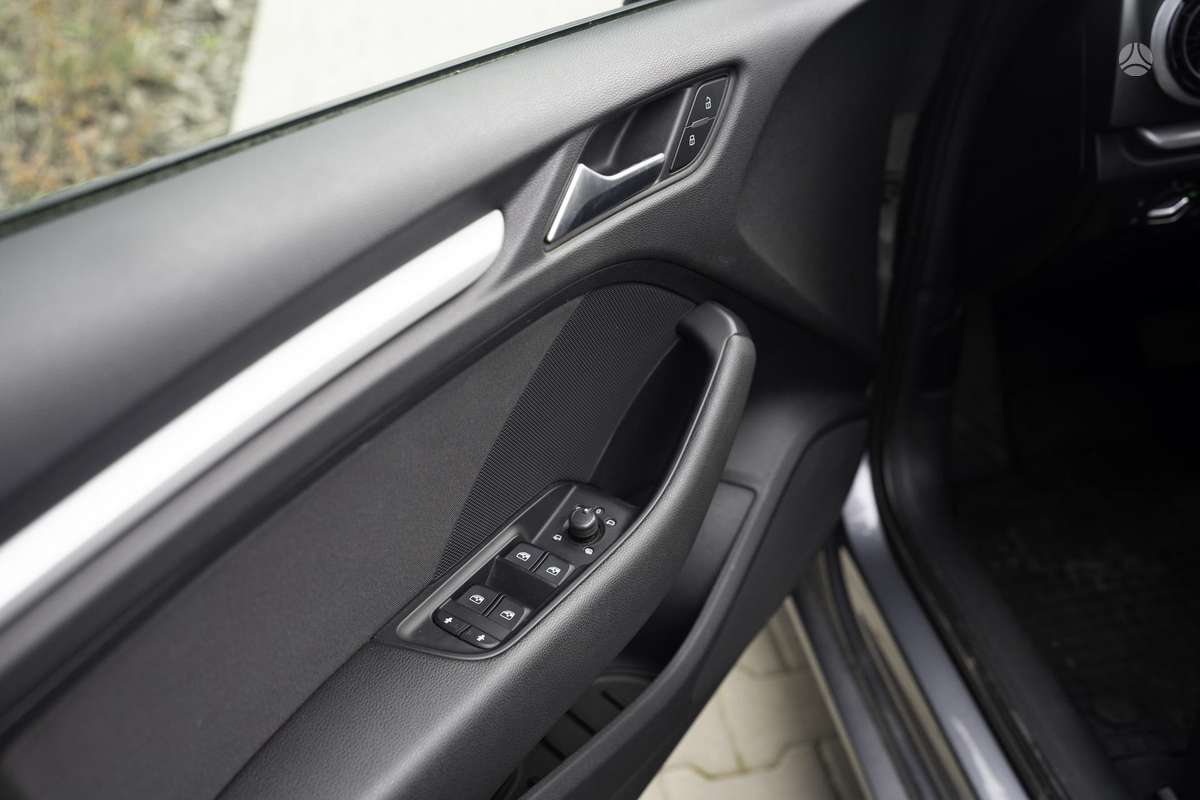 Audi A3, 1.6 l., hatchback