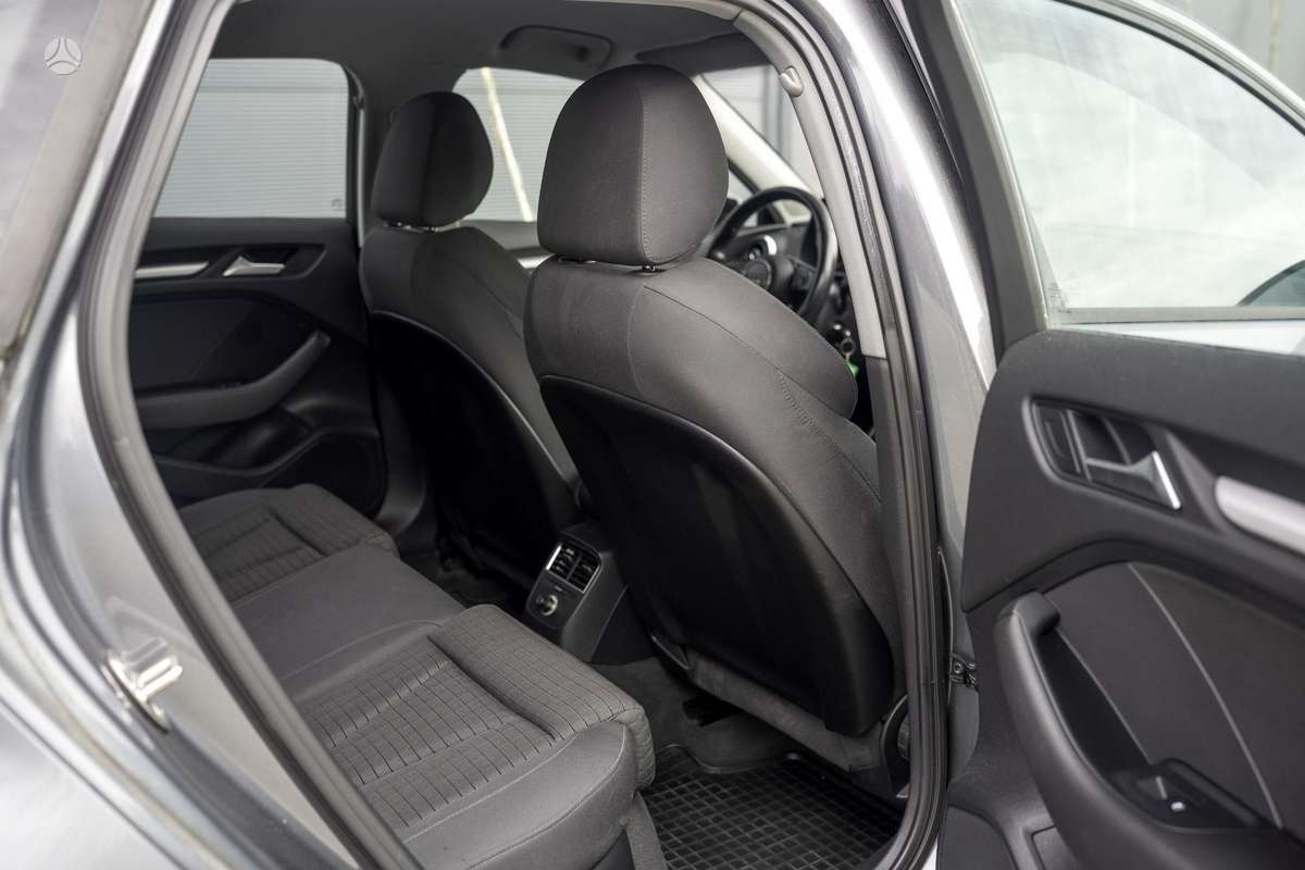 Audi A3, 1.6 l., hatchback