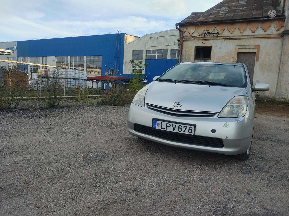 Toyota Prius - 3