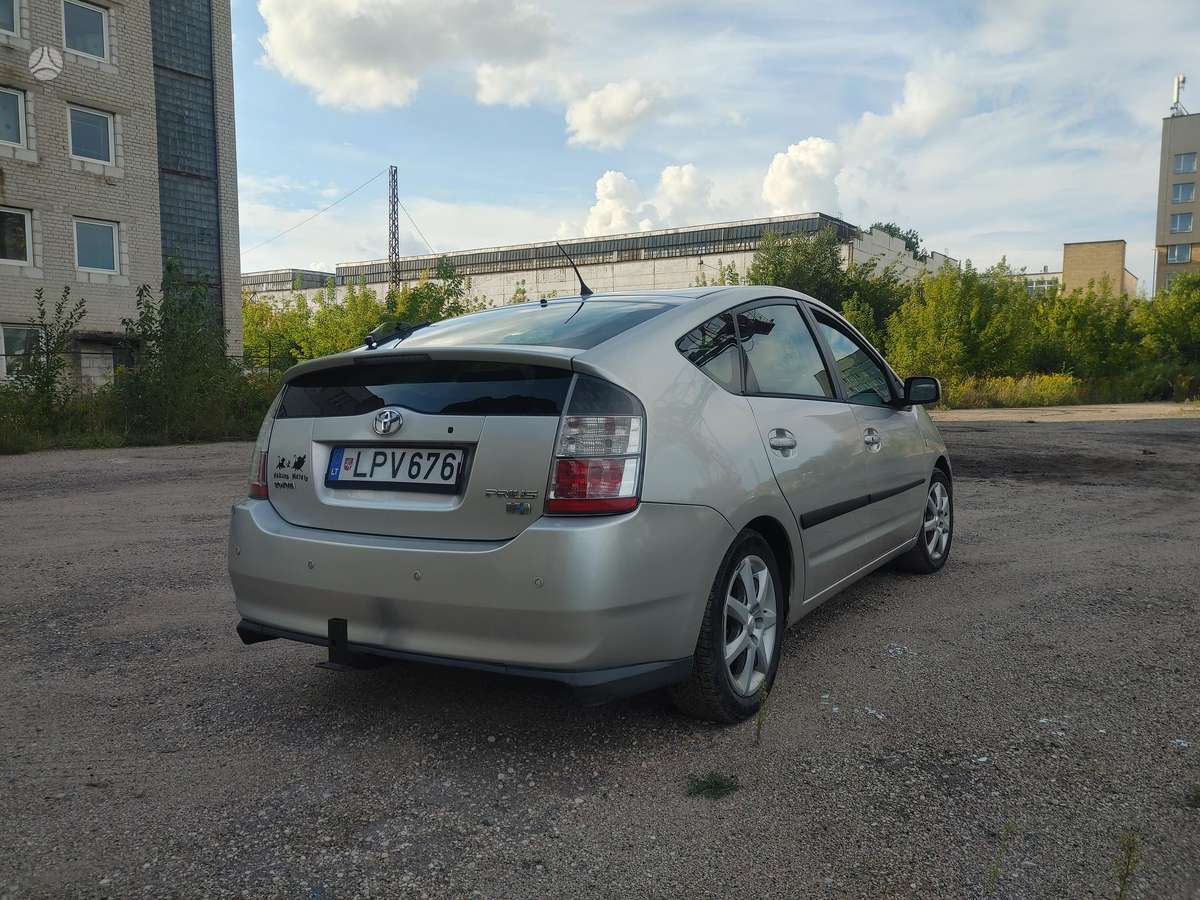 Toyota Prius - 5