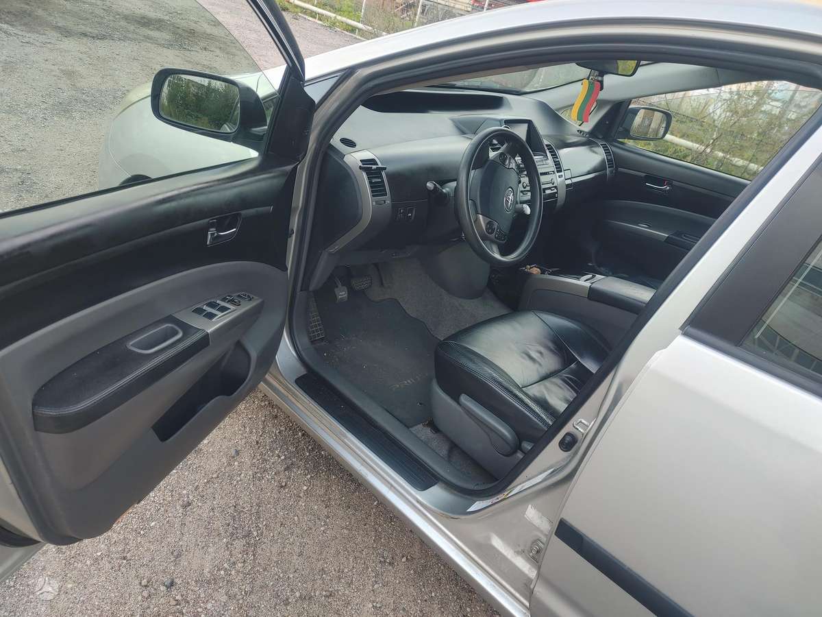 Toyota Prius - 10