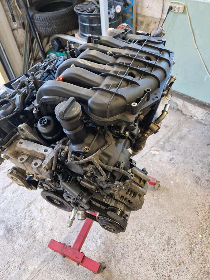 Chrysler Pacifica engine