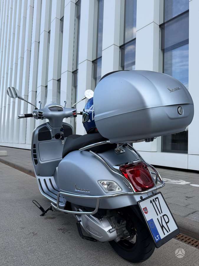 Piaggio Vespa 300cc, scooters / mopeds