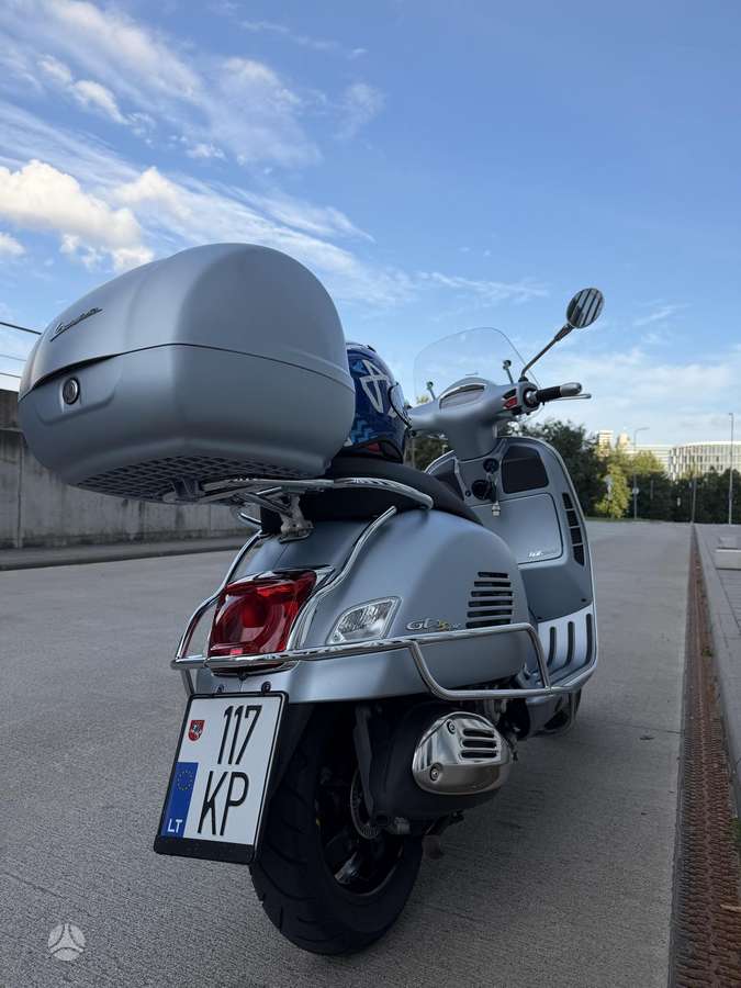 Piaggio Vespa 300cc, мотороллеры / мопеды