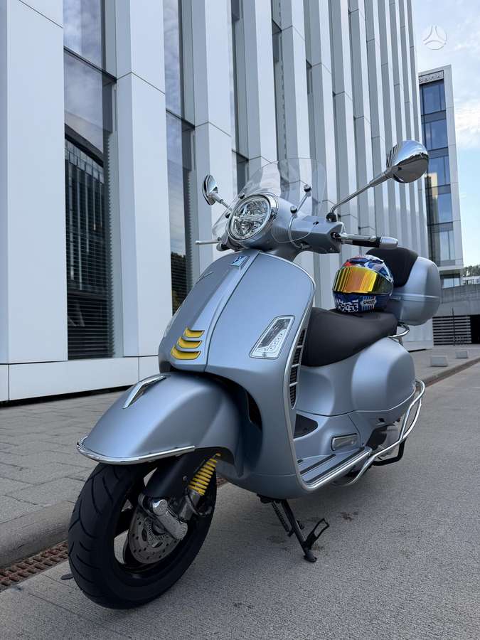Piaggio Vespa 300cc, мотороллеры / мопеды