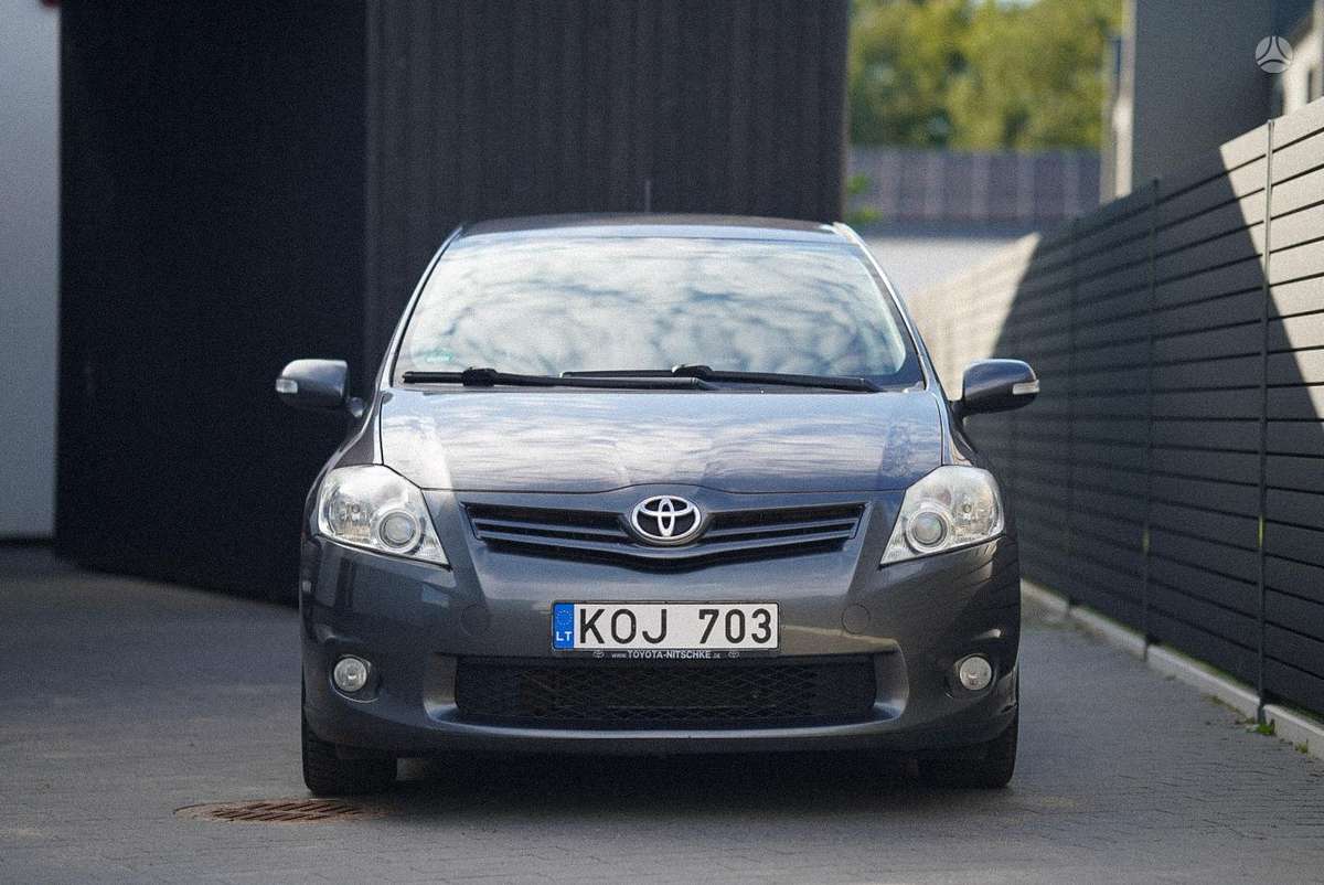 Toyota Auris - 2